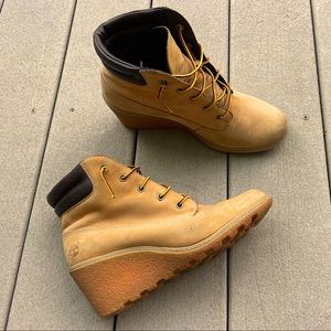 Timberland Women's Amston Wedge Boot, size 9, Color is Wheat